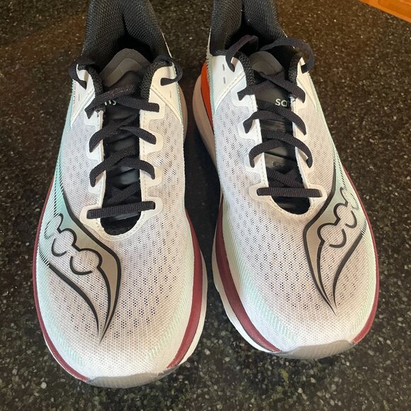Saucony Endorphin Azura - M9 - 2 miles main image 6